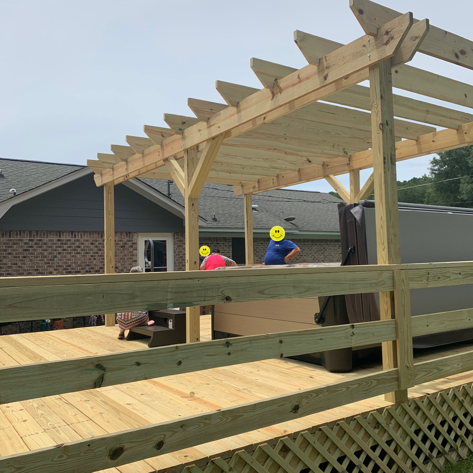 <a href="https://raybournconstructioncompany.com/projects/pergola-deck/">Custom Pergola with Deck and Hot Tub Integration</a>